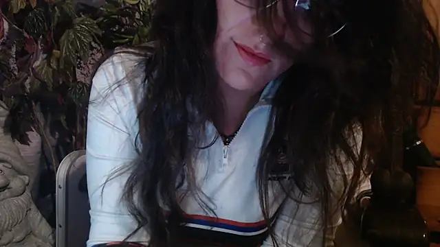 Maite4ever online show from November 10, 2025, 9:47 pm