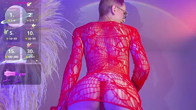 liiamluna  online show from October 2, 2025, 9:27 am