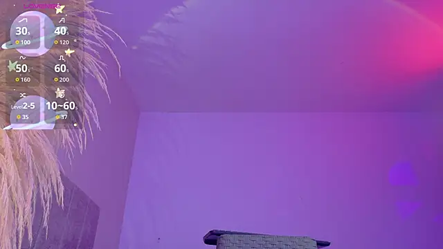 liiamluna  online show from January 6, 2026, 9:24 am