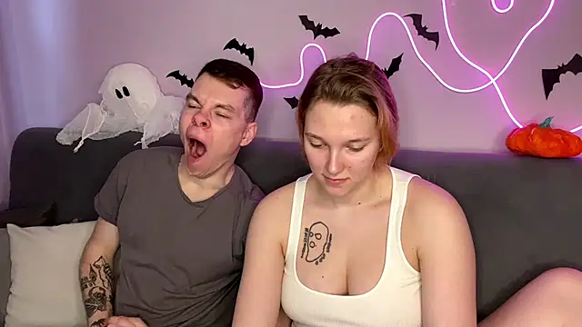 julielourens online show from November 1, 2025, 8:38 am