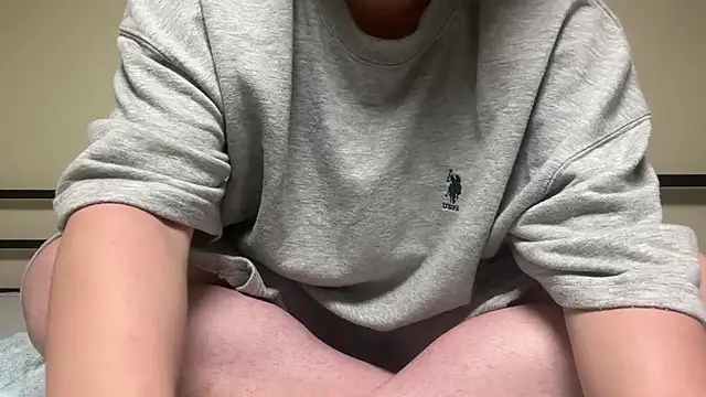 Snapshot of Yuta20002 chatting on October 27, 2025, 4:44 pm Yuta20002 online show from October 27, 2025, 4:44 pm