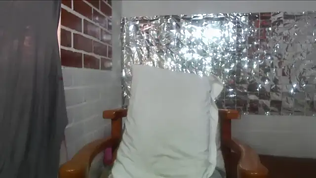 rose-crystal online show from October 22, 2025, 1:44 pm