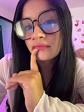 Snapshot of indialatin chatting on April 2, 2026, 6:11 am indialatin online show from April 2, 2026, 6:11 am