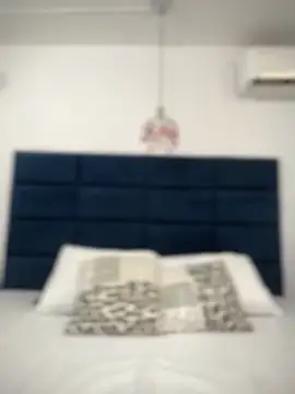 Alexia 24 online show from December 19, 2025, 6:48 pm