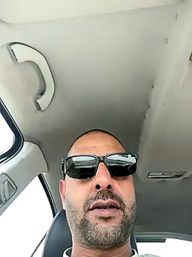 anaahmed30 online show from October 3, 2025, 8:22 am