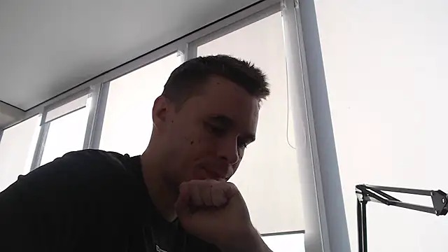 FreddyBredi online show from October 22, 2025, 8:47 am