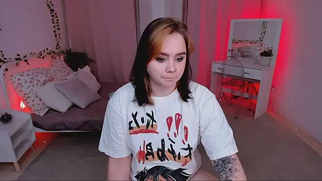 lunaalli online show from November 10, 2025, 4:17 pm