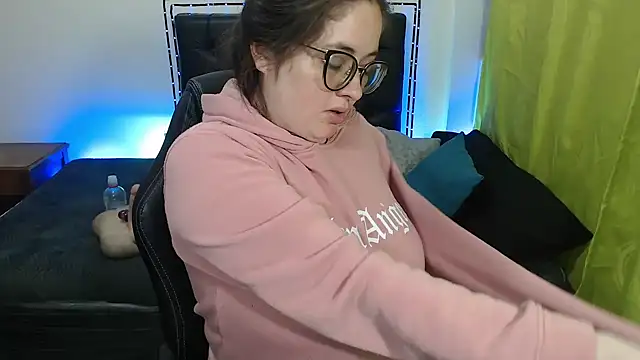 KrystalAdams online show from October 27, 2025, 1:48 pm