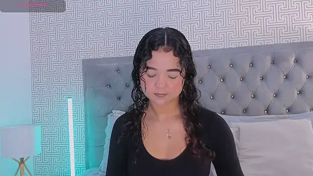 Snapshot of Evaa_Lunna_ chatting on May 28, 2026, 8:39 pm Evaa Lunna online show from May 28, 2026, 8:39 pm