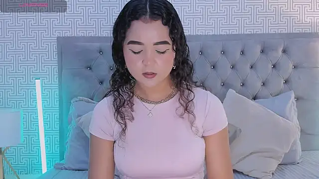 Snapshot of Evaa_Lunna_ chatting on May 31, 2026, 8:43 pm Evaa Lunna online show from May 31, 2026, 8:43 pm