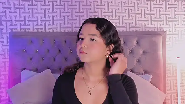 Snapshot of Evaa_Lunna_ chatting on July 6, 2026, 8:11 pm Evaa Lunna online show from July 6, 2026, 8:11 pm