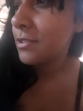 Snapshot of srtsara chatting on February 11, 2026, 12:43 pm srtsara online show from February 11, 2026, 12:43 pm