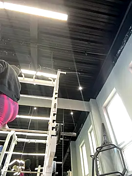 Ninazhang online show from November 4, 2025, 1:27 am