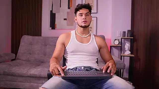 DaviesBrown online show from October 28, 2025, 8:33 pm