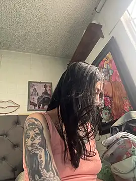 Snapshot of SALOME_KORLAND chatting on October 18, 2025, 7:14 pm SALOME KORLAND online show from October 18, 2025, 7:14 pm