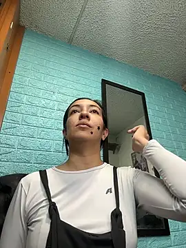 Snapshot of SALOME_KORLAND chatting on November 24, 2025, 1:11 pm SALOME KORLAND online show from November 24, 2025, 1:11 pm