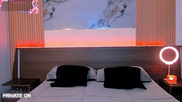 samanthaa moon online show from March 22, 2026, 10:46 pm