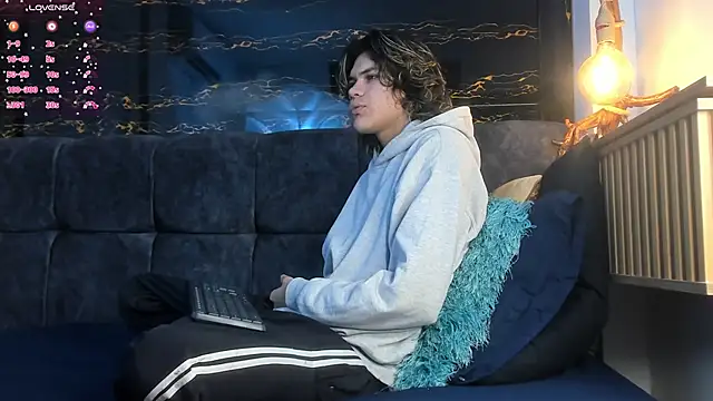 Diamond twink online show from November 5, 2025, 3:50 am