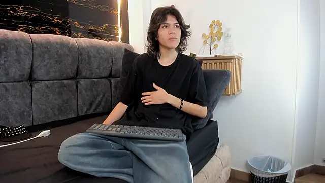 Snapshot of Diamond_twink chatting on March 20, 2026, 1:38 pm Diamond twink online show from March 20, 2026, 1:38 pm
