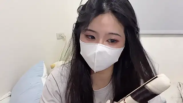 LHeart online show from September 18, 2025, 2:19 pm