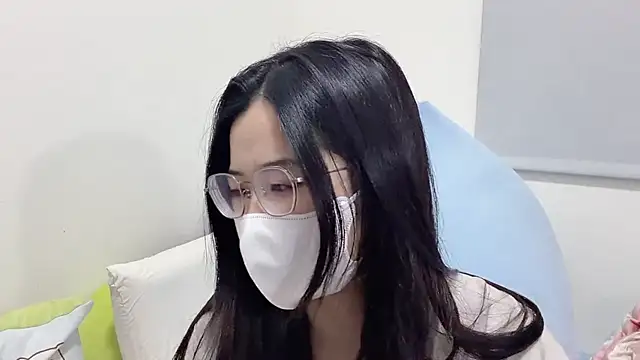 LHeart online show from April 22, 2026, 1:45 pm