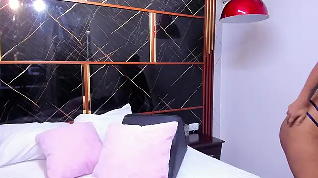 HannyThompson online show from September 9, 2025, 12:37 pm