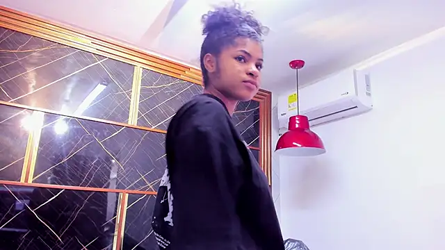 HannyThompson online show from September 10, 2025, 12:27 pm