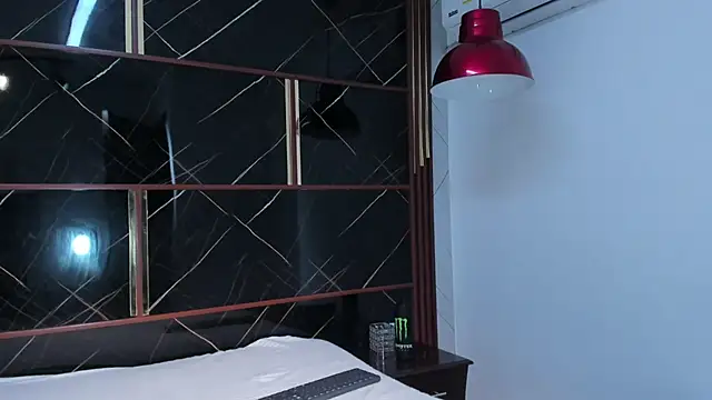 HannyThompson online show from November 2, 2025, 12:51 pm