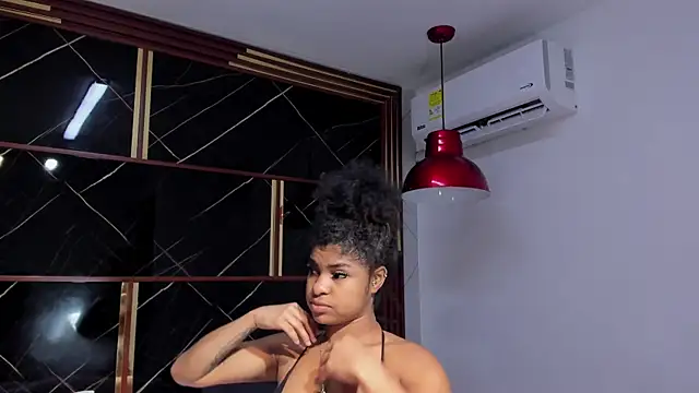 HannyThompson online show from November 9, 2025, 12:25 pm