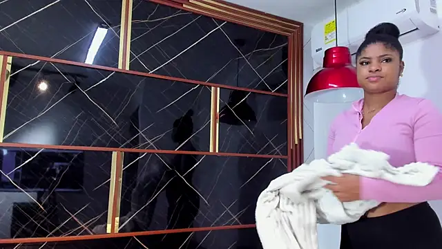 HannyThompson online show from April 15, 2026, 12:34 pm