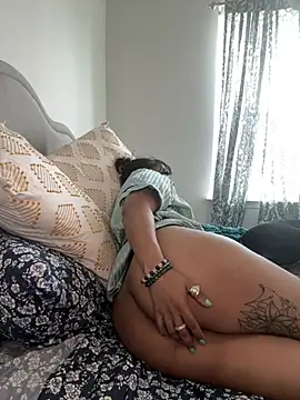 honeycombhalo online show from April 13, 2026, 3:17 pm