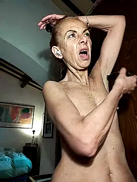 clarabell4 online show from December 15, 2025, 6:39 am