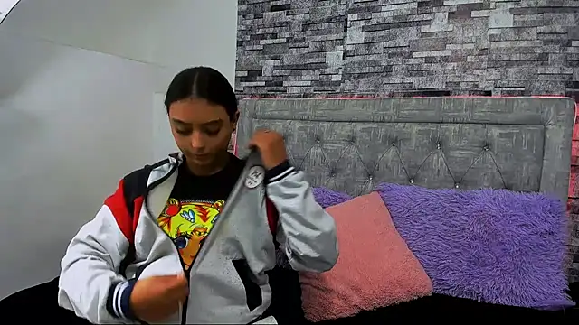 nicolexxaleja online show from October 20, 2025, 8:42 pm