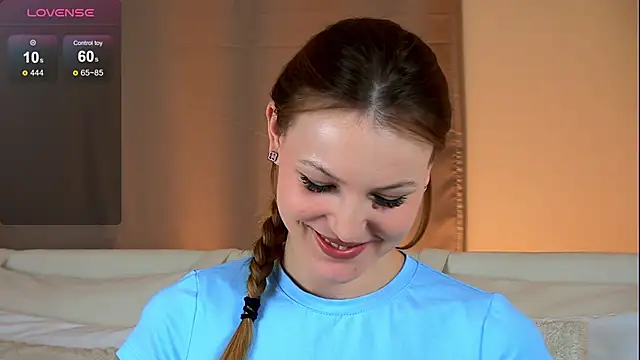 YungTessa online show from September 30, 2025, 4:56 pm