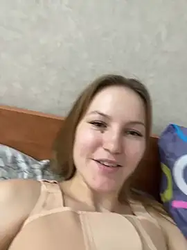 YungTessa online show from October 12, 2025, 5:01 pm