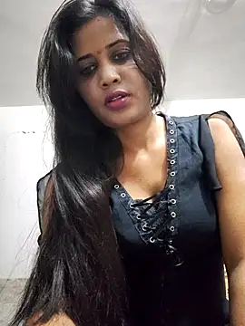 Snapshot of cute_radhikaa chatting on March 31, 2026, 11:43 am cute radhikaa online show from March 31, 2026, 11:43 am