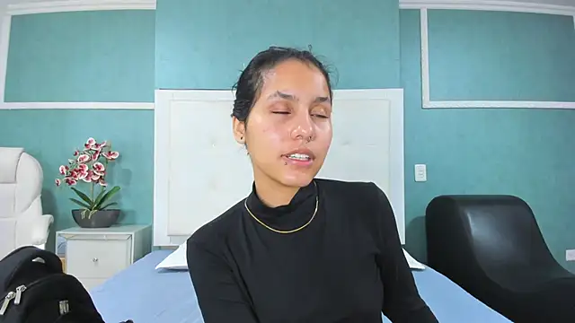 ania gomez online show from December 3, 2025, 2:37 pm