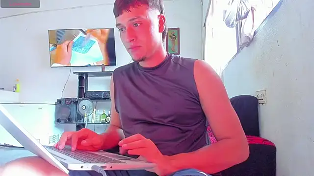 Snapshot of hot_boy_04 chatting on July 19, 2026, 3:38 pm hot boy 04 online show from July 19, 2026, 3:38 pm