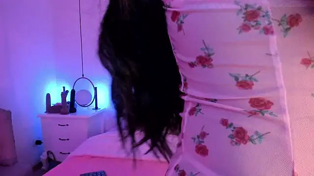 Snapshot of Yourwishisme_val chatting on February 9, 2026, 3:43 am Yourwishisme val online show from February 9, 2026, 3:43 am