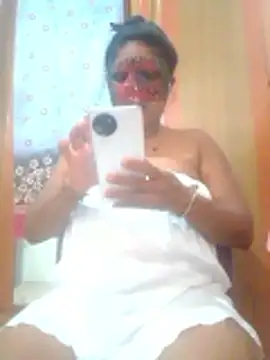 Snapshot of boosypussy chatting on April 8, 2026, 7:52 am boosypussy online show from April 8, 2026, 7:52 am