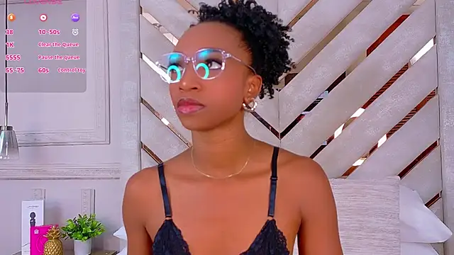 Agatha-Adams online show from November 4, 2025, 3:11 pm