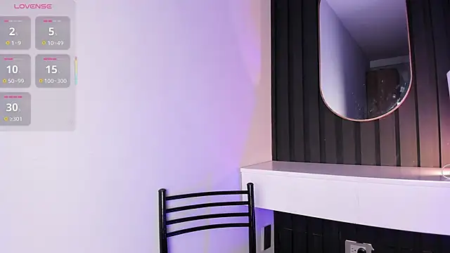 Bella Williiams online show from November 22, 2025, 12:15 pm