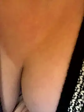 Snapshot of FetishIris chatting on October 1, 2025, 3:07 pm FetishIris online show from October 1, 2025, 3:07 pm