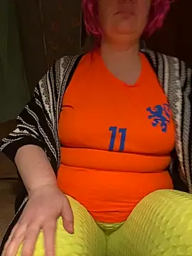 Snapshot of FetishIris chatting on October 2, 2025, 3:46 am FetishIris online show from October 2, 2025, 3:46 am