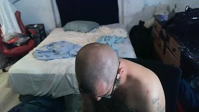 ladi3sfirst online show from October 6, 2025, 9:56 pm