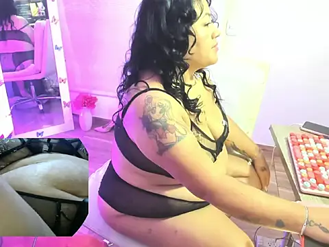 Snapshot of Clunita chatting on February 22, 2026, 11:03 pm Clunita online show from February 22, 2026, 11:03 pm