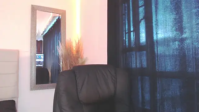 Snapshot of Anna_belly chatting on September 8, 2025, 2:49 pm Anna belly online show from September 8, 2025, 2:49 pm