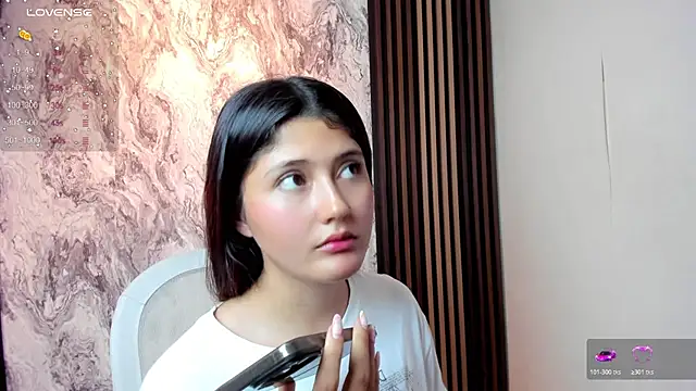 Snapshot of amy_innocent_1 chatting on April 12, 2026, 9:09 pm amy innocent 1 online show from April 12, 2026, 9:09 pm