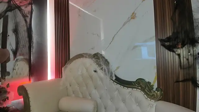 CoralieBronson online show from October 24, 2025, 4:20 am