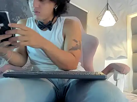 Xfire boy69 online show from October 29, 2025, 11:45 am